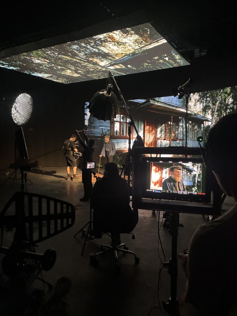 Behind the scenes on set – electrician Raphaël Molina